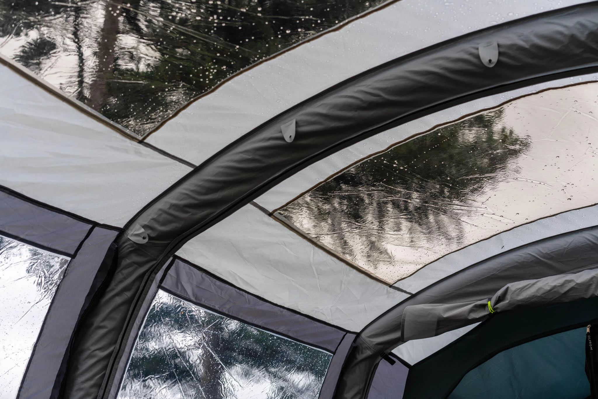 OLPRO Blakedown Breeze 4 Berth Inflatable Tent 9 OLPRO Blakedown Breeze 4 Berth Inflatable Tent - Image 7