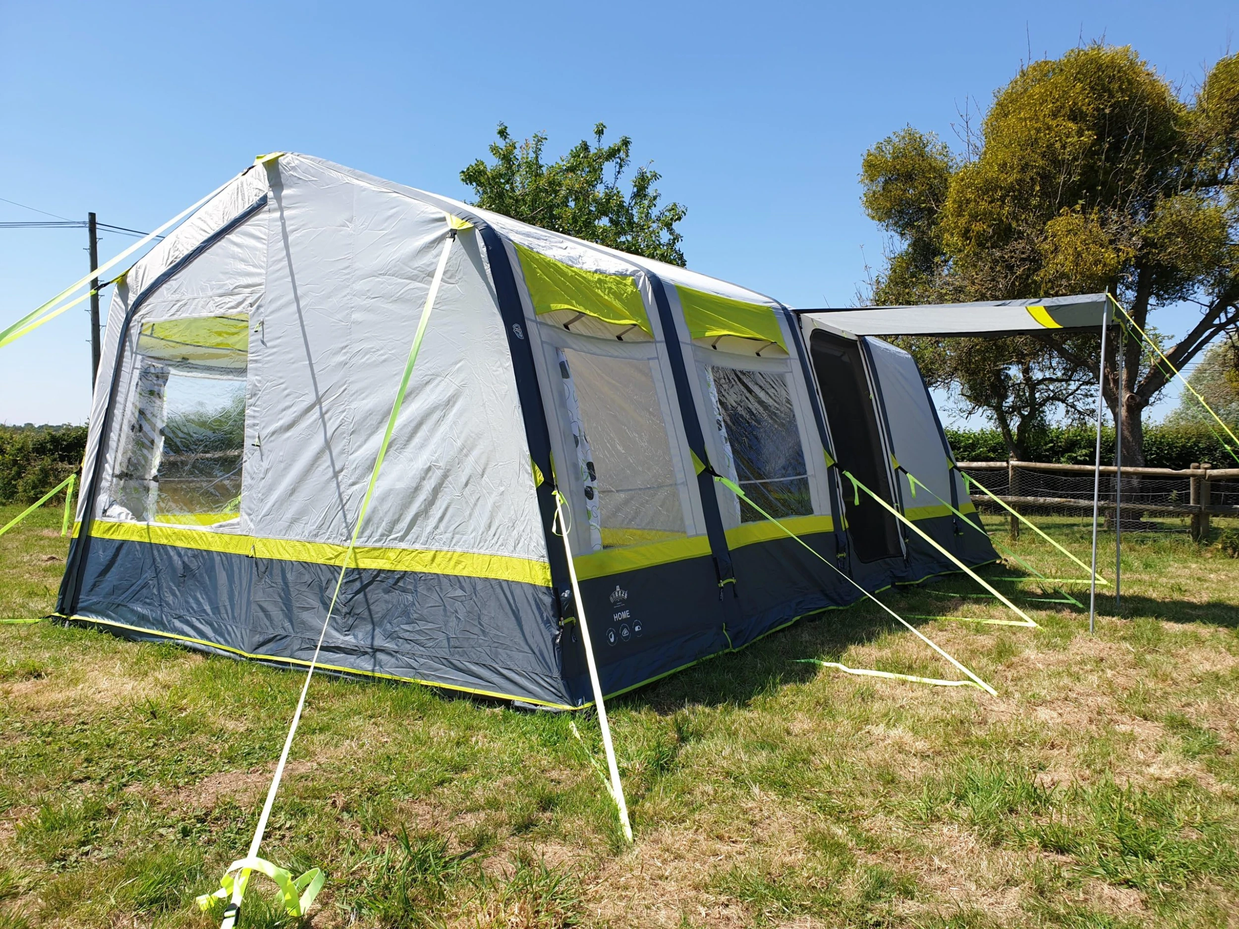 OLPRO Home 5 Berth Inflatable Family Tent 8 OLPRO Home 5 Berth Inflatable Family Tent - Image 6